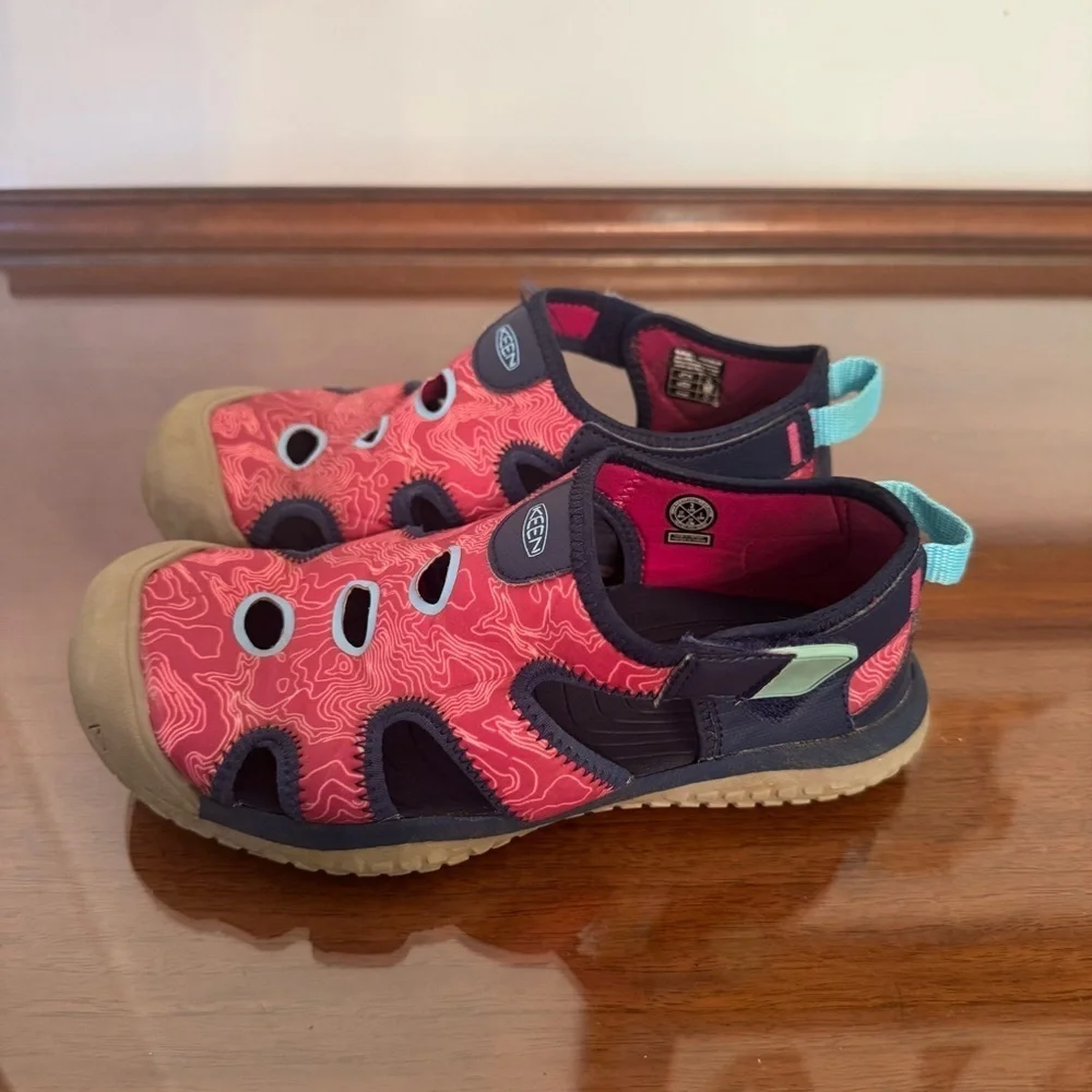 Keen Stingray Closed Toe Unisex Kids Sandals Waterproof Size 3